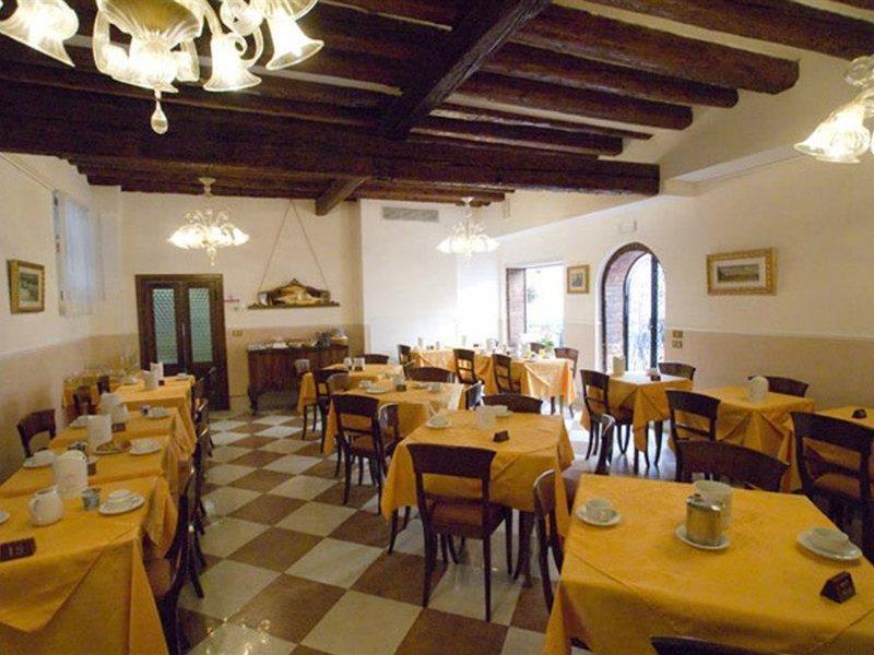 Hotel Tivoli Venecia